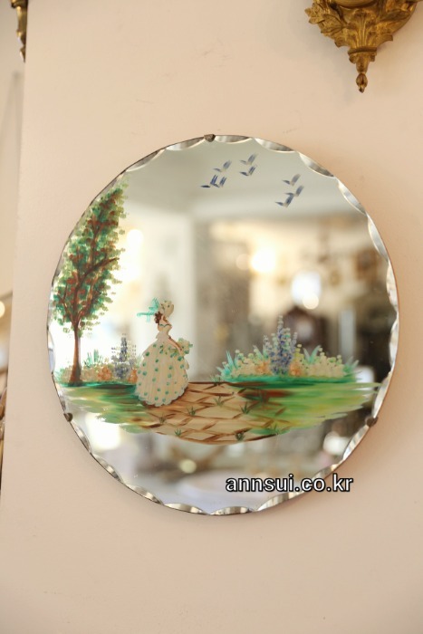 초록 리본 보넷걸의 핸드페인팅 원형 거울