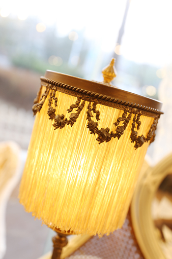 촤르르~ 떨어지는브론즈 리본 갈란드아름다운 테이블 램프