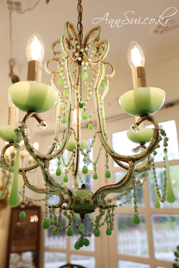 귀하고 산뜻한 색감바디 쉐입이 아름다운그린 오팔린 샹들리에...opaline chandelier