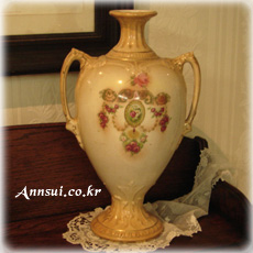 victorian vase 