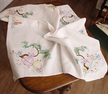 linen stich table cloth