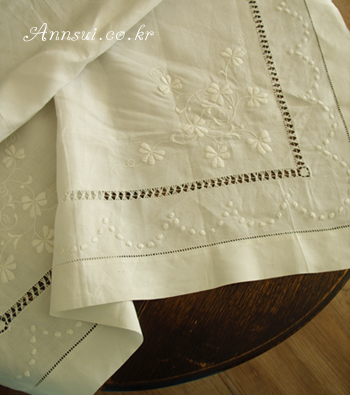 linen lace tablecloth