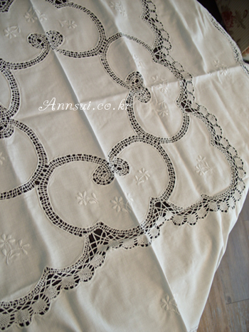 embroidered lacetablecloth