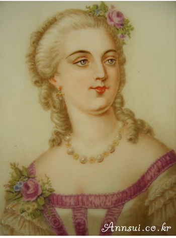 SEVRES -Madame Du Barry