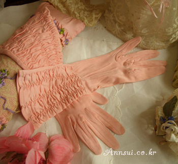 pink ladies gloves