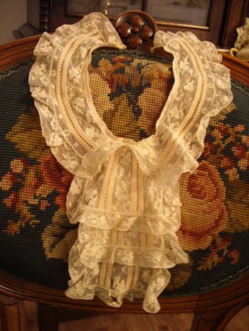 lace collar